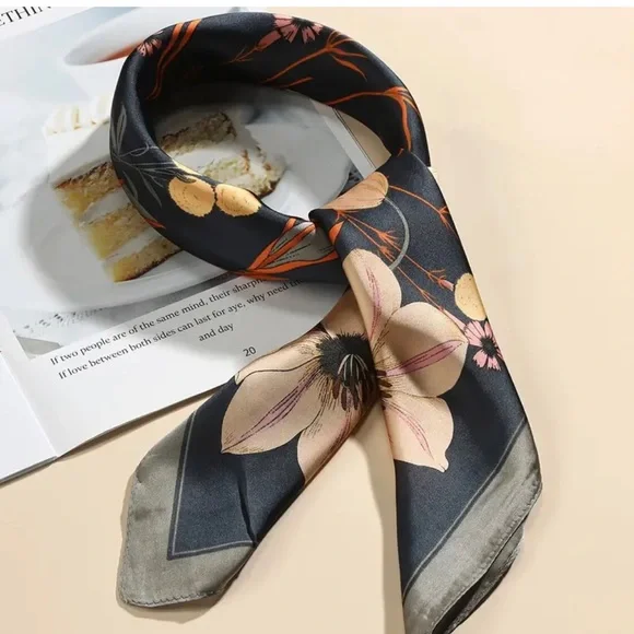 In stock Scarf Women Silky Floral square - Picture 4 of 6